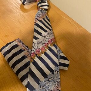 Striped Floral Silk Tie w/pocket square
